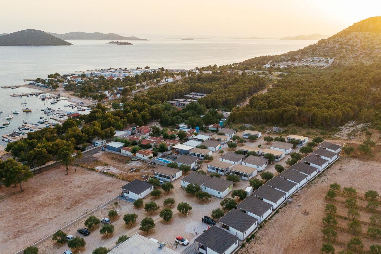 Amore Del Mare, Seaside Family Pace, Free Parking And Wifi In Camp Dalmatino Drage Exterior photo
